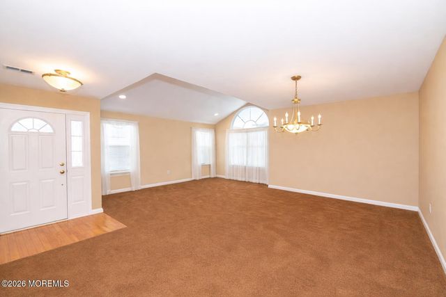 11 Ivy Hill Road, Lakewood, NJ 08701
