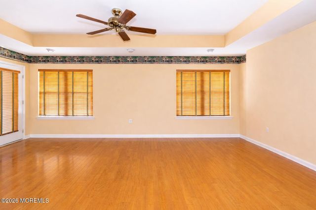 11 Ivy Hill Road, Lakewood, NJ 08701
