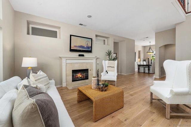 4972 Manor Ridge Ln, San Diego, CA 92130