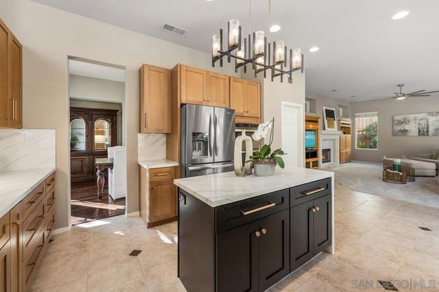 4972 Manor Ridge Ln, San Diego, CA 92130