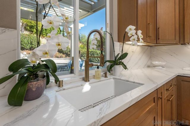 4972 Manor Ridge Ln, San Diego, CA 92130