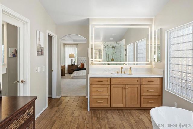 4972 Manor Ridge Ln, San Diego, CA 92130