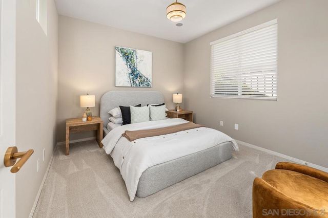 4972 Manor Ridge Ln, San Diego, CA 92130