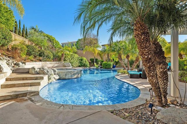 4972 Manor Ridge Ln, San Diego, CA 92130
