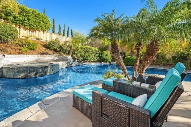 4972 Manor Ridge Ln, San Diego, CA 92130