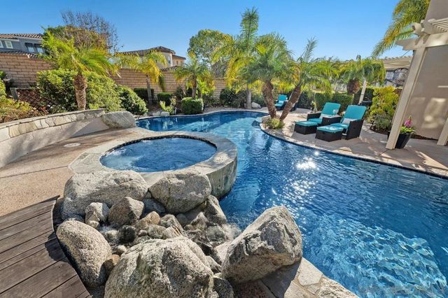 4972 Manor Ridge Ln, San Diego, CA 92130