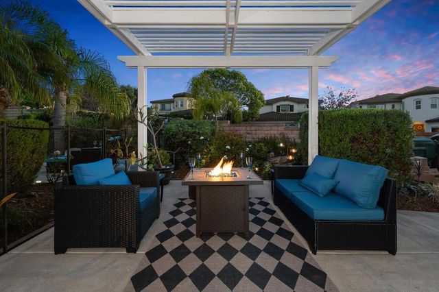 4972 Manor Ridge Ln, San Diego, CA 92130