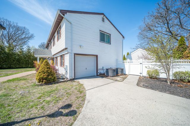 9 Michael Court, Centereach, NY 11720