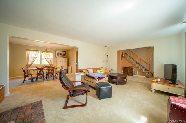9 Michael Court, Centereach, NY 11720
