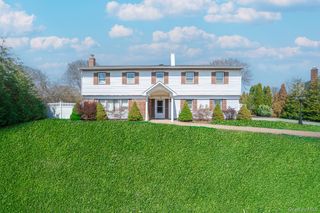 9 Michael Court, Centereach, NY 11720