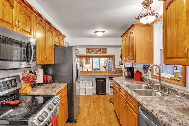 70 Shadow Lane, Hinesburg, VT 05461