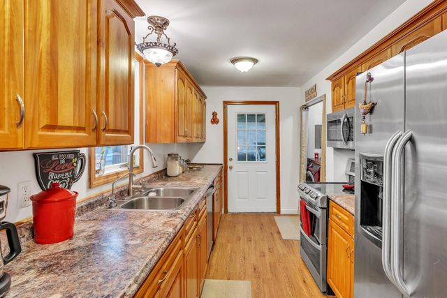 70 Shadow Lane, Hinesburg, VT 05461