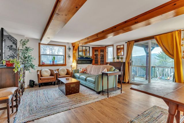 70 Shadow Lane, Hinesburg, VT 05461