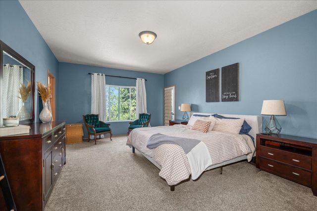 10107 N Wieber Rd, Spokane, WA 99208