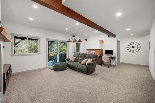 10107 N Wieber Rd, Spokane, WA 99208