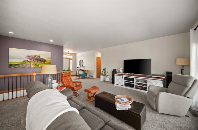 10107 N Wieber Rd, Spokane, WA 99208