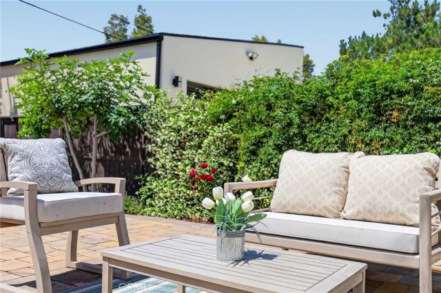 1786 Asbury Drive, Pasadena, CA 91104
