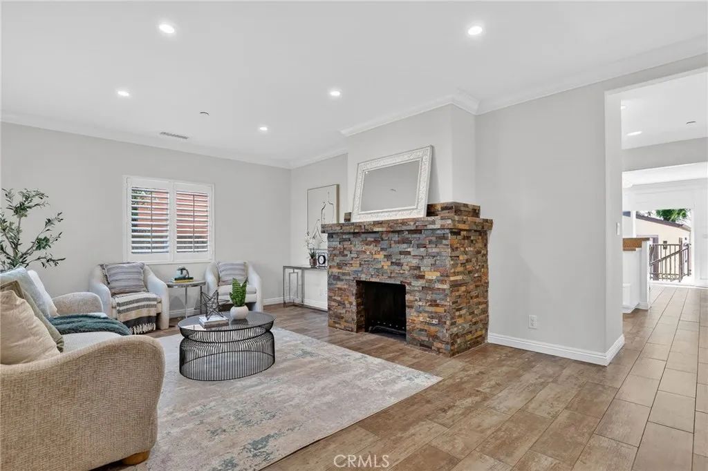 1786 Asbury Drive, Pasadena, CA 91104