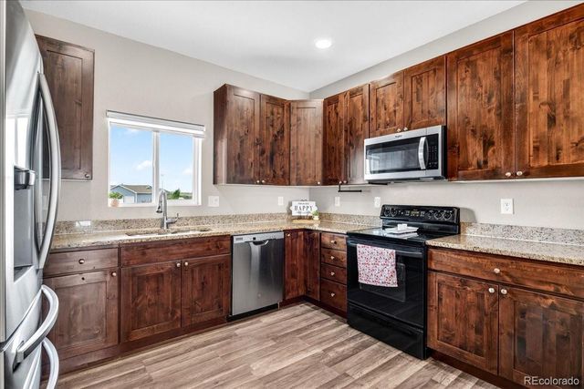 48 S 4th Avenue, Deer Trail, CO 80105