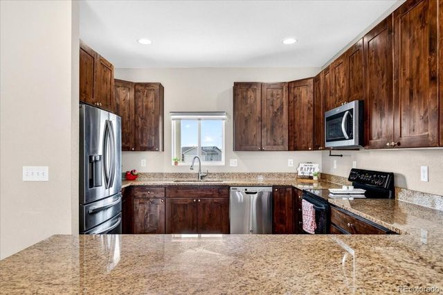 48 S 4th Avenue, Deer Trail, CO 80105