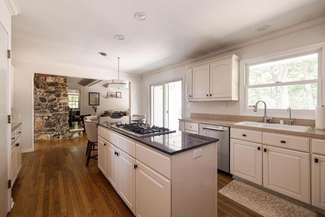 9495 N Fairway CIRCLE, Bayside, WI 53217