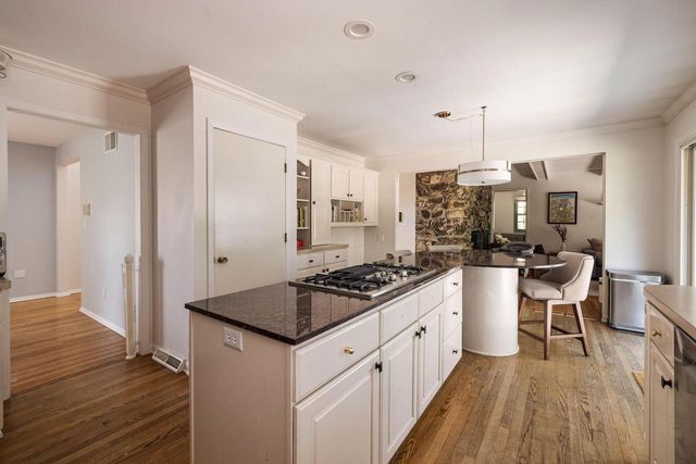 9495 N Fairway CIRCLE, Bayside, WI 53217