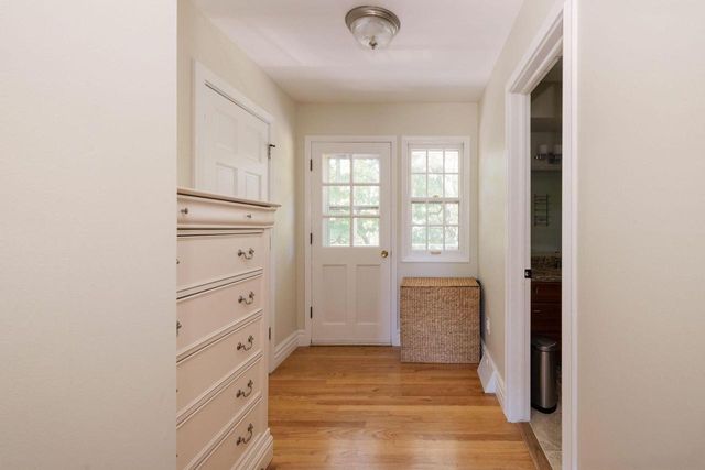 9495 N Fairway CIRCLE, Bayside, WI 53217