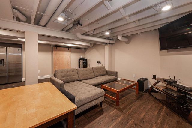 9495 N Fairway CIRCLE, Bayside, WI 53217