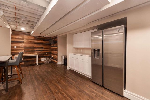 9495 N Fairway CIRCLE, Bayside, WI 53217