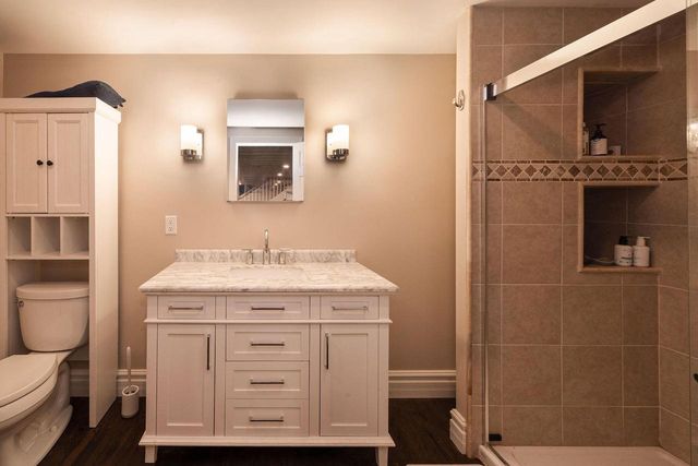 9495 N Fairway CIRCLE, Bayside, WI 53217