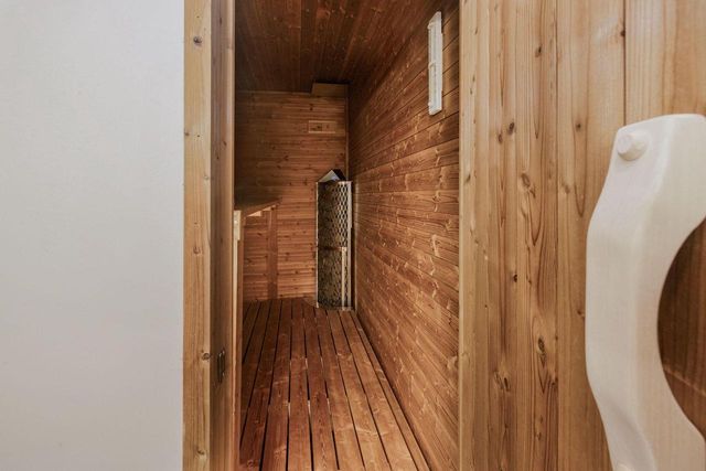 9495 N Fairway CIRCLE, Bayside, WI 53217