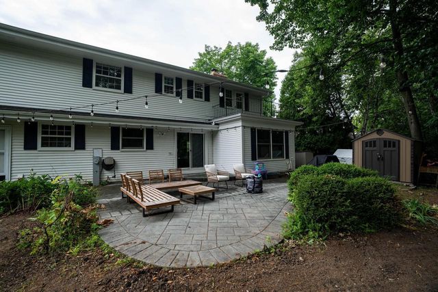 9495 N Fairway CIRCLE, Bayside, WI 53217