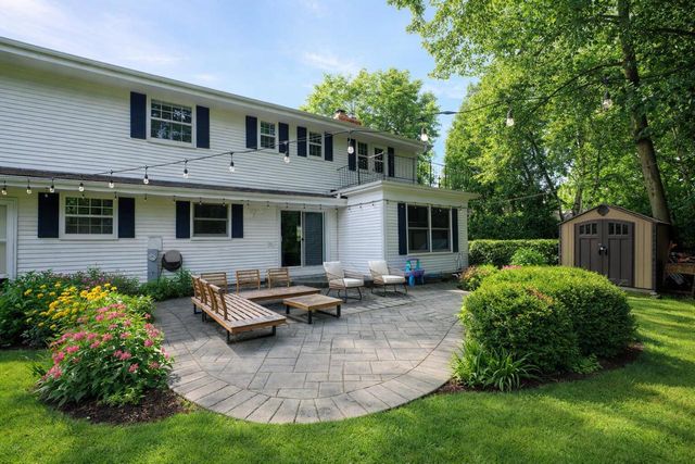 9495 N Fairway CIRCLE, Bayside, WI 53217