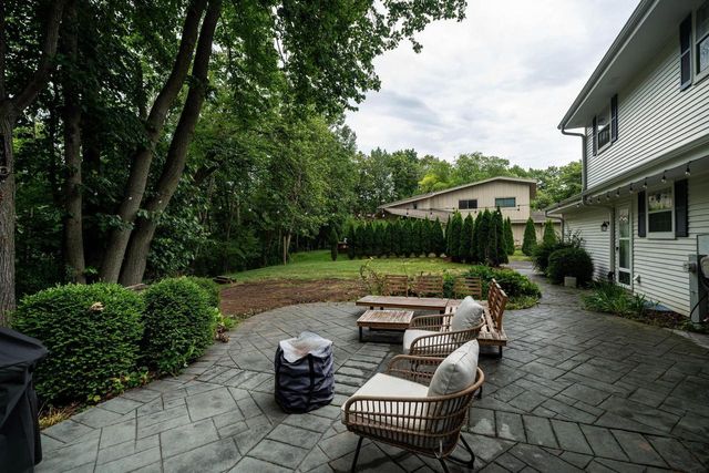 9495 N Fairway CIRCLE, Bayside, WI 53217