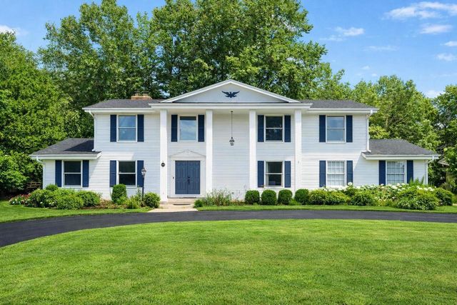 9495 N Fairway CIRCLE, Bayside, WI 53217