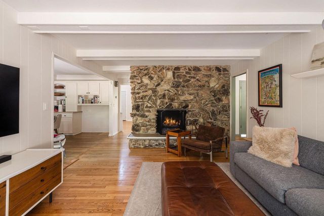 9495 N Fairway CIRCLE, Bayside, WI 53217