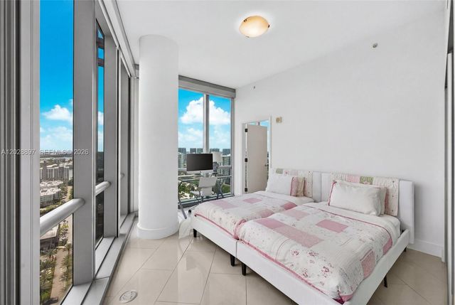 17121 Collins Avenue 2601, Sunny Isles Beach, FL 33160
