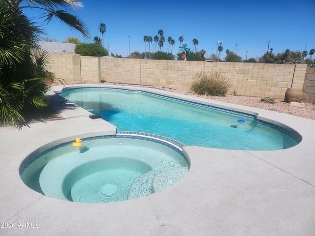 9645 N 63RD Drive, Glendale, AZ 85302