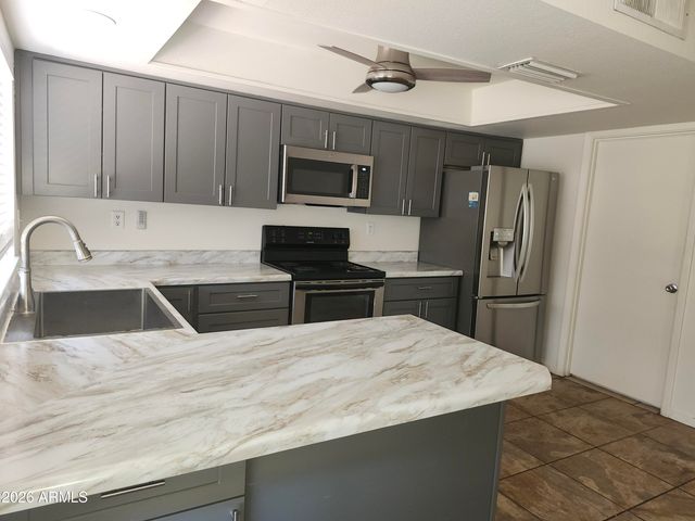 9645 N 63RD Drive, Glendale, AZ 85302