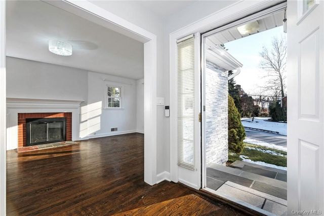 6 Club Way, Eastchester, NY 10709