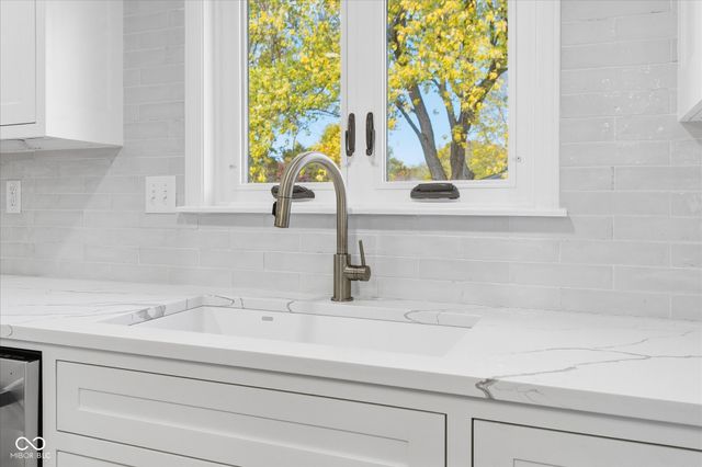 222 Bays Drive, Noblesville, IN 46062