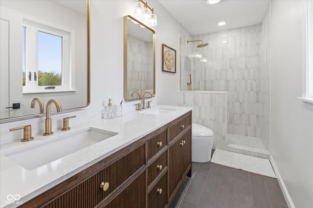 222 Bays Drive, Noblesville, IN 46062