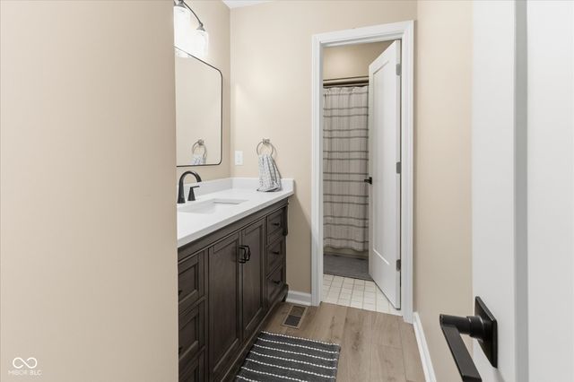 222 Bays Drive, Noblesville, IN 46062