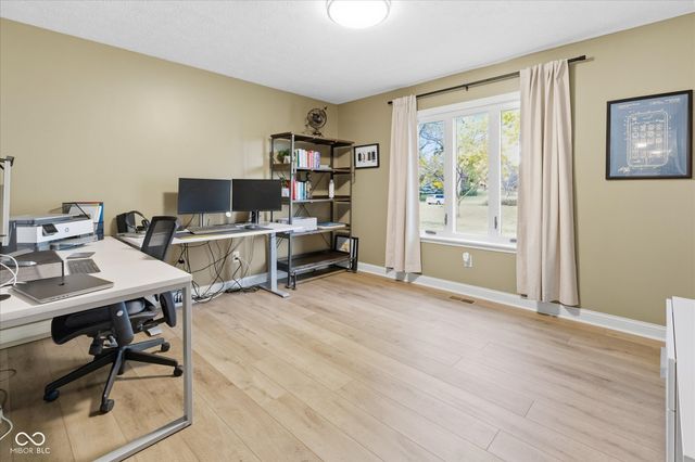 222 Bays Drive, Noblesville, IN 46062