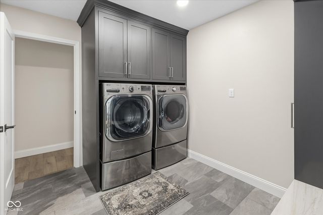 222 Bays Drive, Noblesville, IN 46062