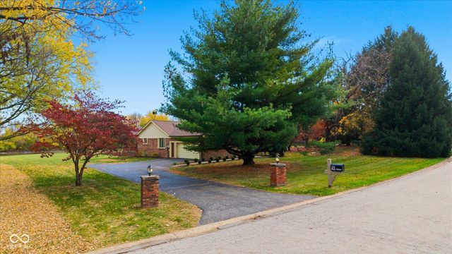 222 Bays Drive, Noblesville, IN 46062