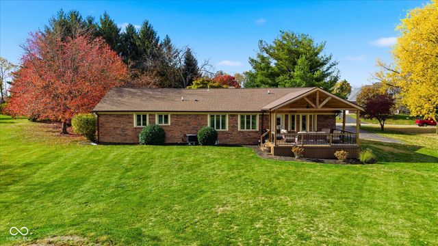 222 Bays Drive, Noblesville, IN 46062