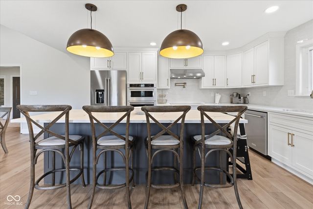 222 Bays Drive, Noblesville, IN 46062