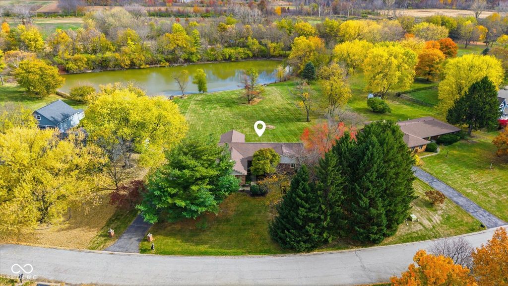 222 Bays Drive, Noblesville, IN 46062