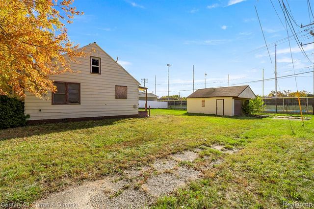 24541 Hass Street, Dearborn Heights, MI 48127